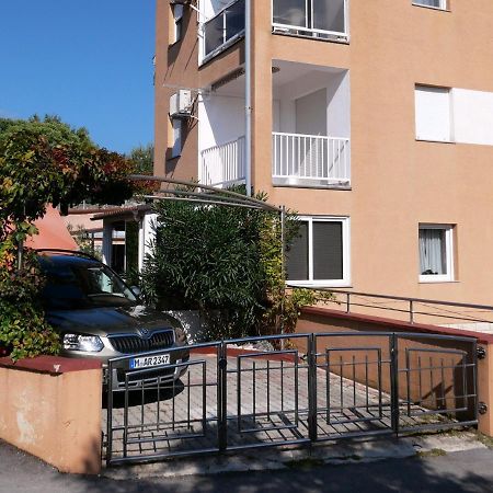 Apartman Nelamore - Krk Town, 300 Meters To The Beach Extérieur photo