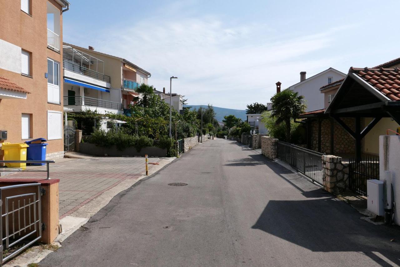 Apartman Nelamore - Krk Town, 300 Meters To The Beach Extérieur photo